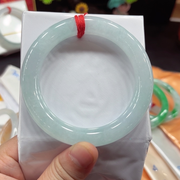 翡翠手镯未镶嵌56圆