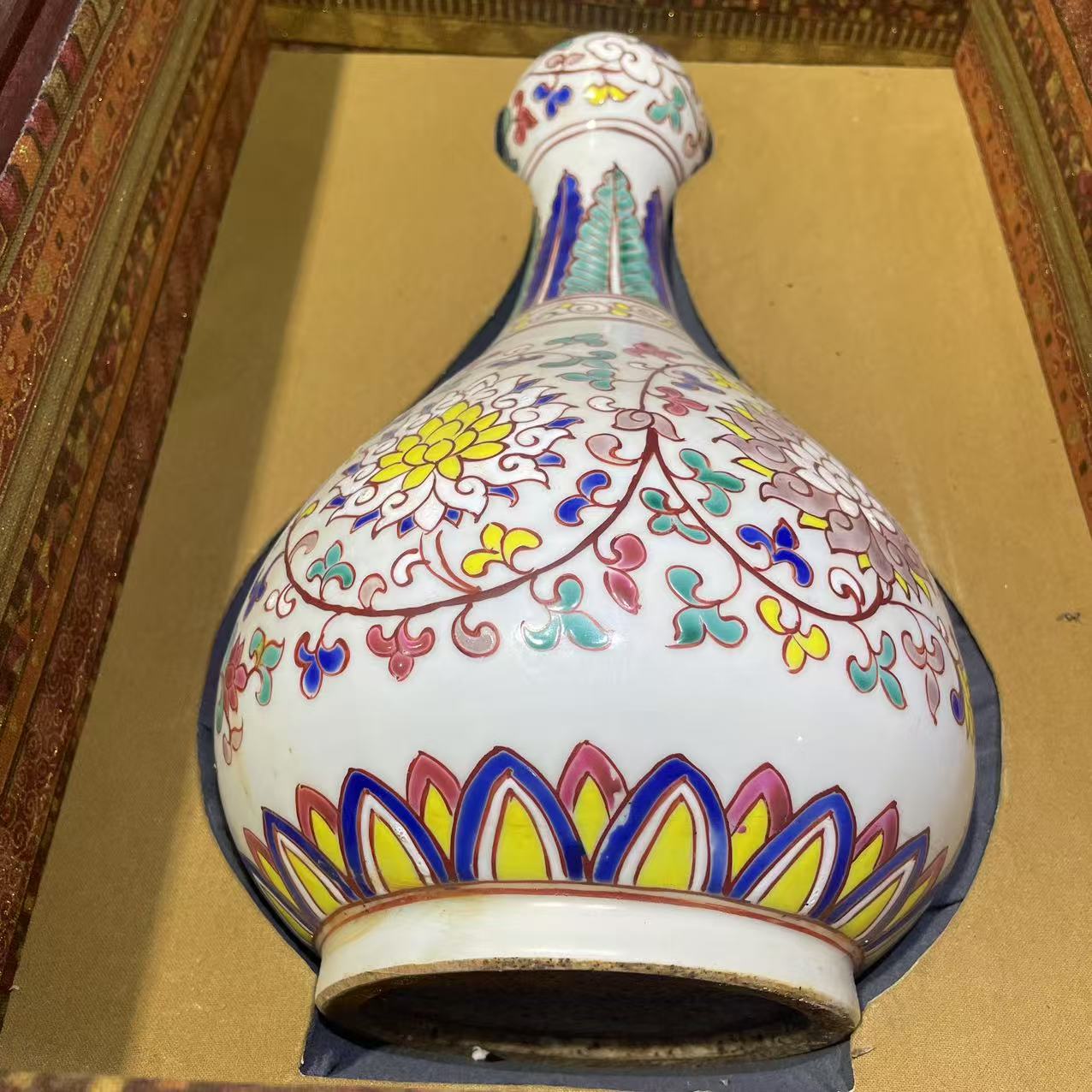 JY250/LL 青花赏瓶