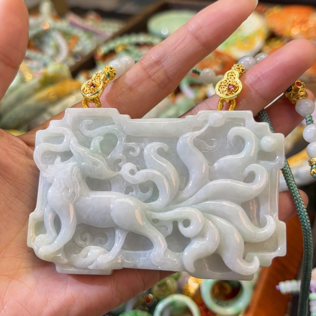 翡翠颈饰未镶嵌待编款