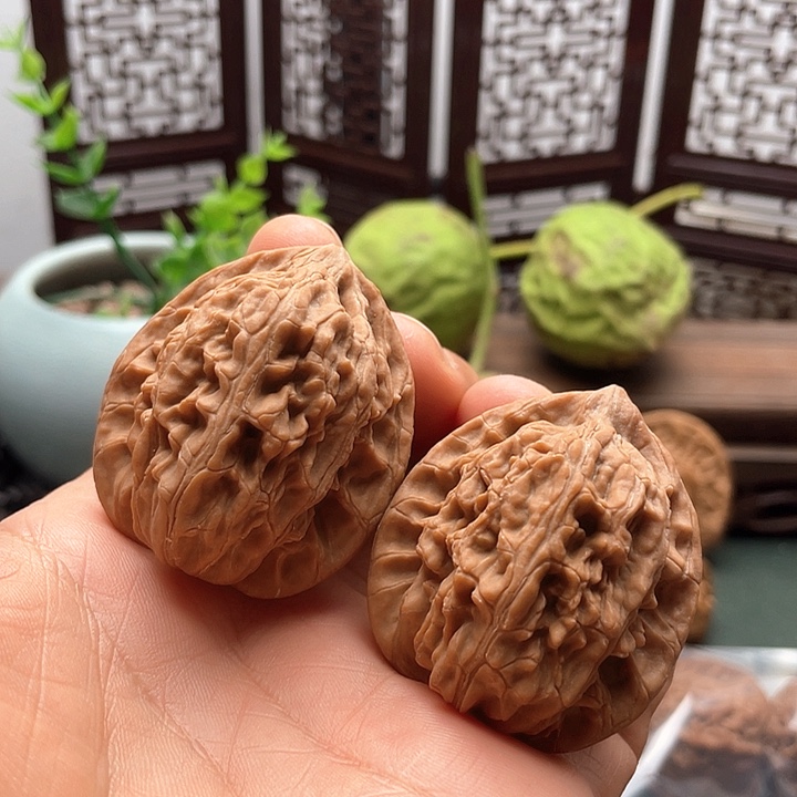 ****败文玩核桃吊坠望月