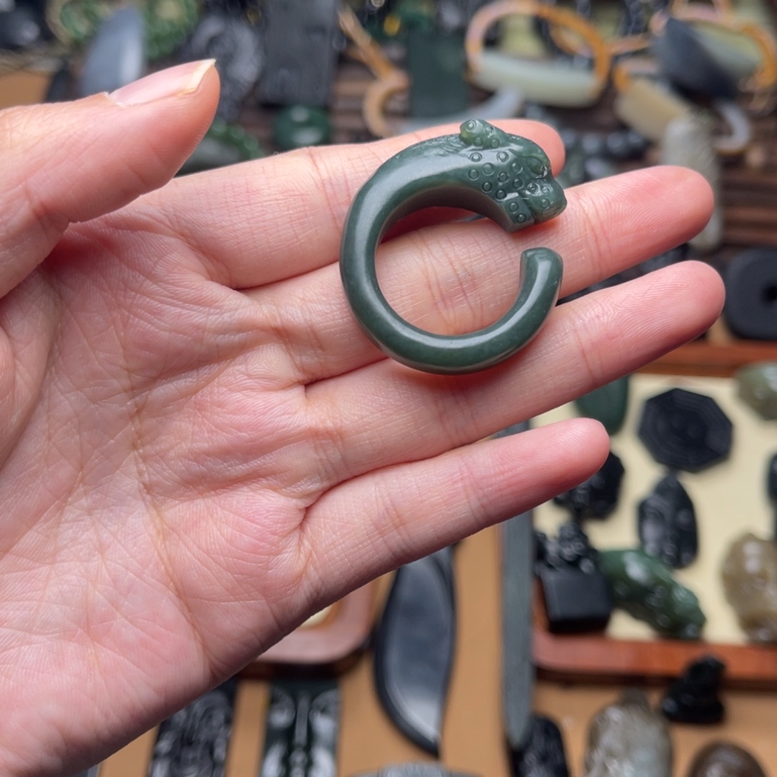 和田玉未镶嵌挂件