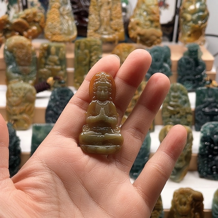 翡翠颈饰未镶嵌天然翡翠A货观音