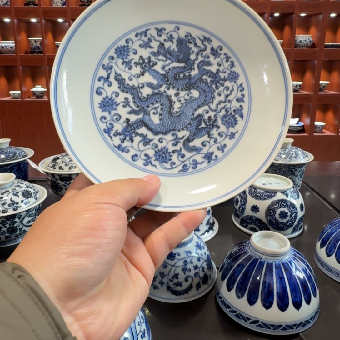 青花龙纹壶承啊啊