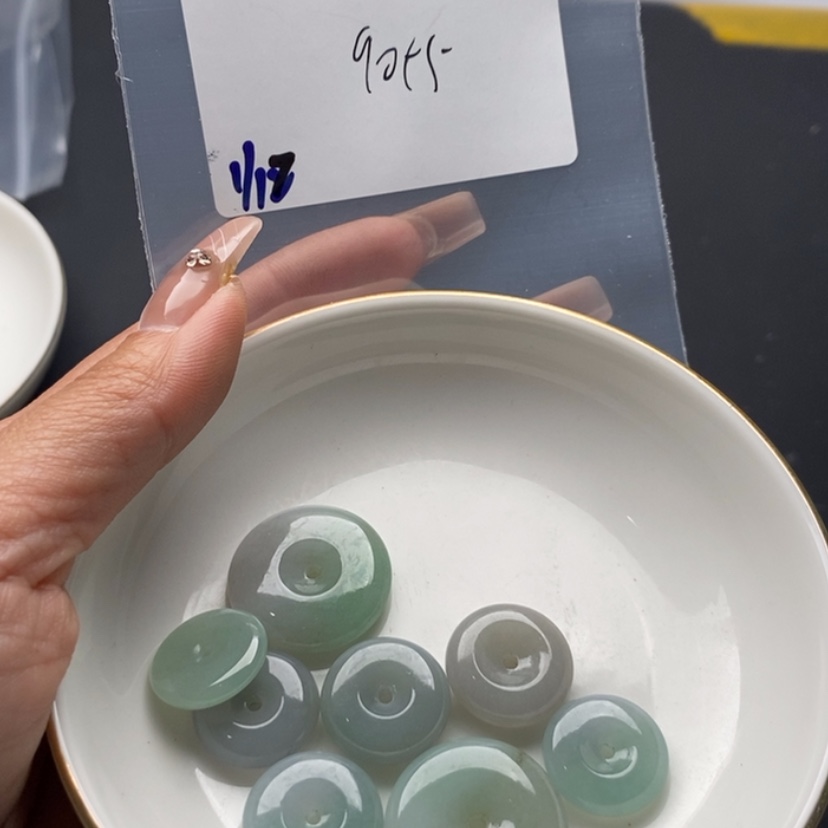 【闪购商品】翡翠颈饰未镶嵌飘***?