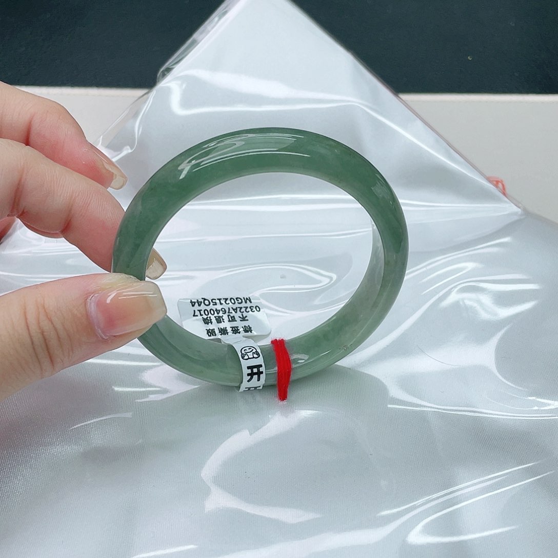 翡翠手镯未镶嵌正57.5