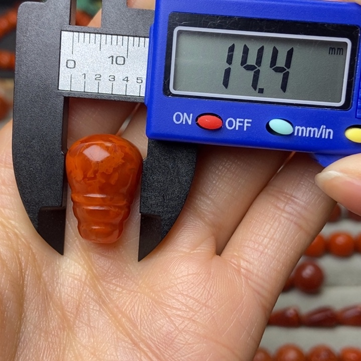 南红玛瑙配饰未镶嵌有瑕疵