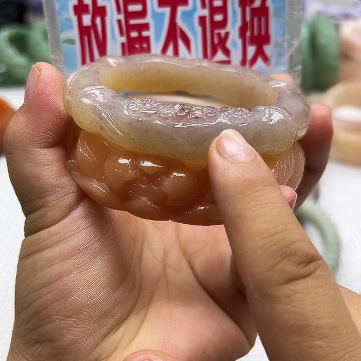 未镶嵌手镯石英岩玉