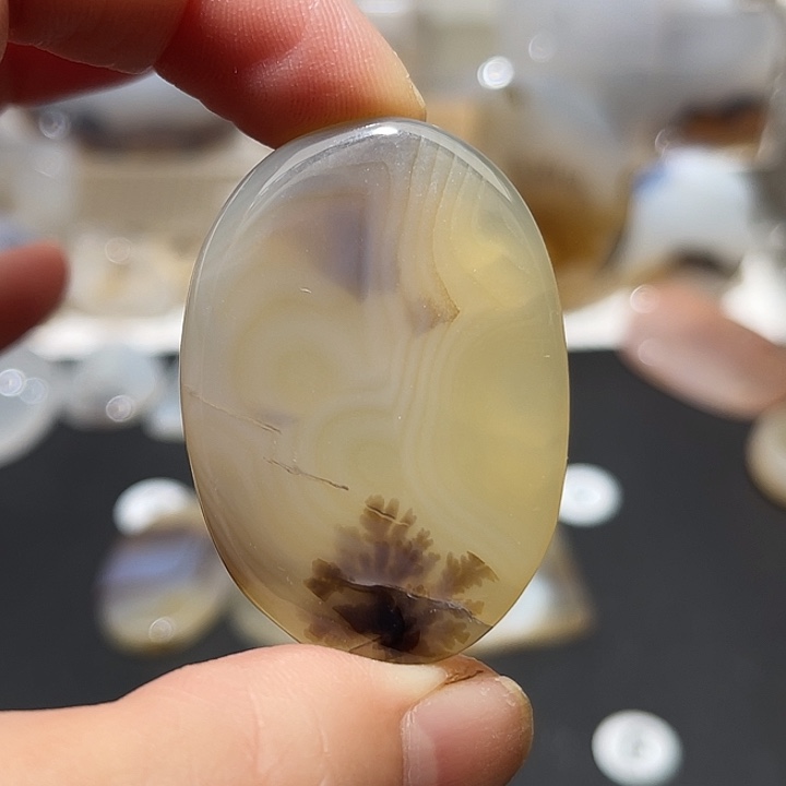 玛瑙/玉髓颈饰未镶嵌