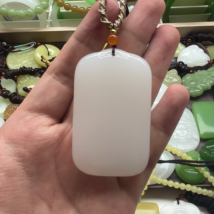 新疆老料精品无事牌吊坠