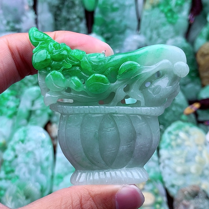 翡翠吊坠(不含链)未镶嵌