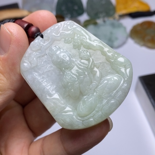 翡翠未镶嵌颈饰翡翠