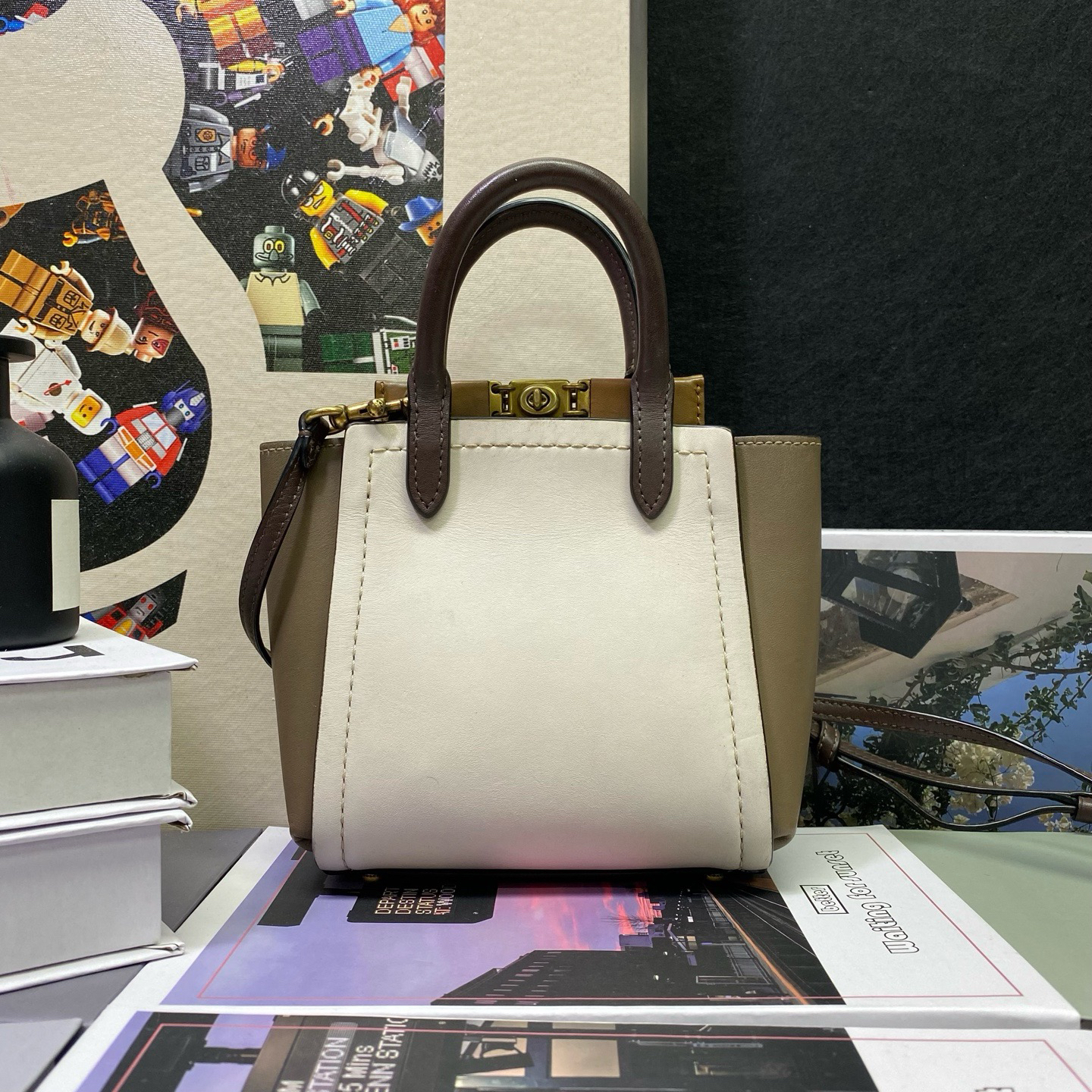 95新 COACH/蔻驰 22615斜挎包14*16