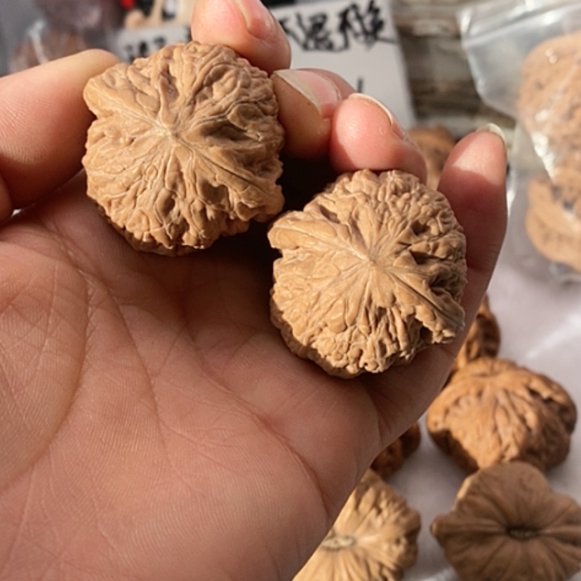 【闪购商品】吊坠文玩核桃瑕疵有黄铁锤