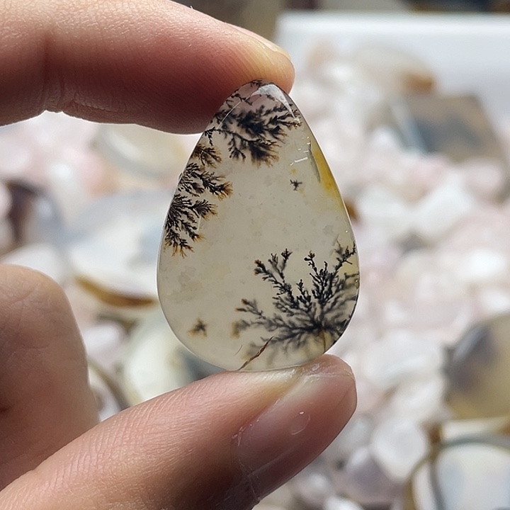 玛瑙/玉髓合金颈饰