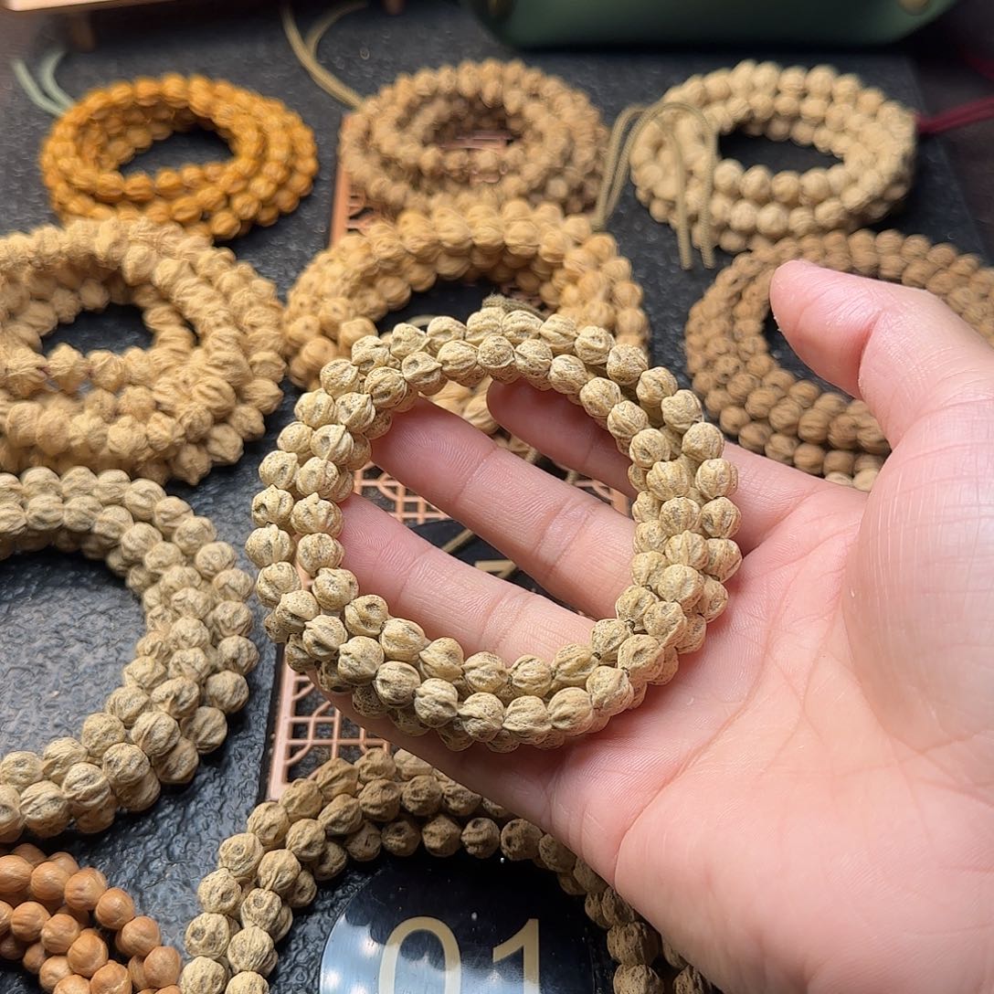 小***肠吊坠柏香籽/百香籽