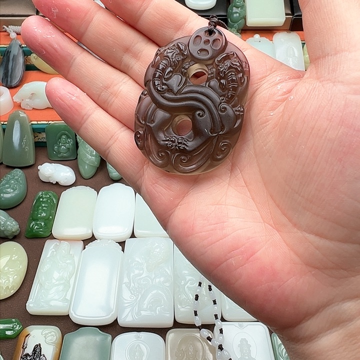 黑曜岩颈饰未镶嵌