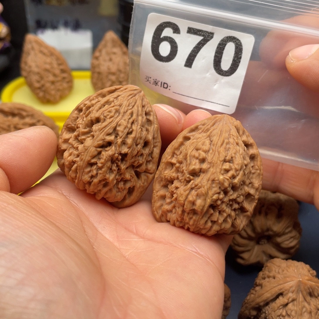 文玩核桃把件南疆三角高炮有黄37 35 41