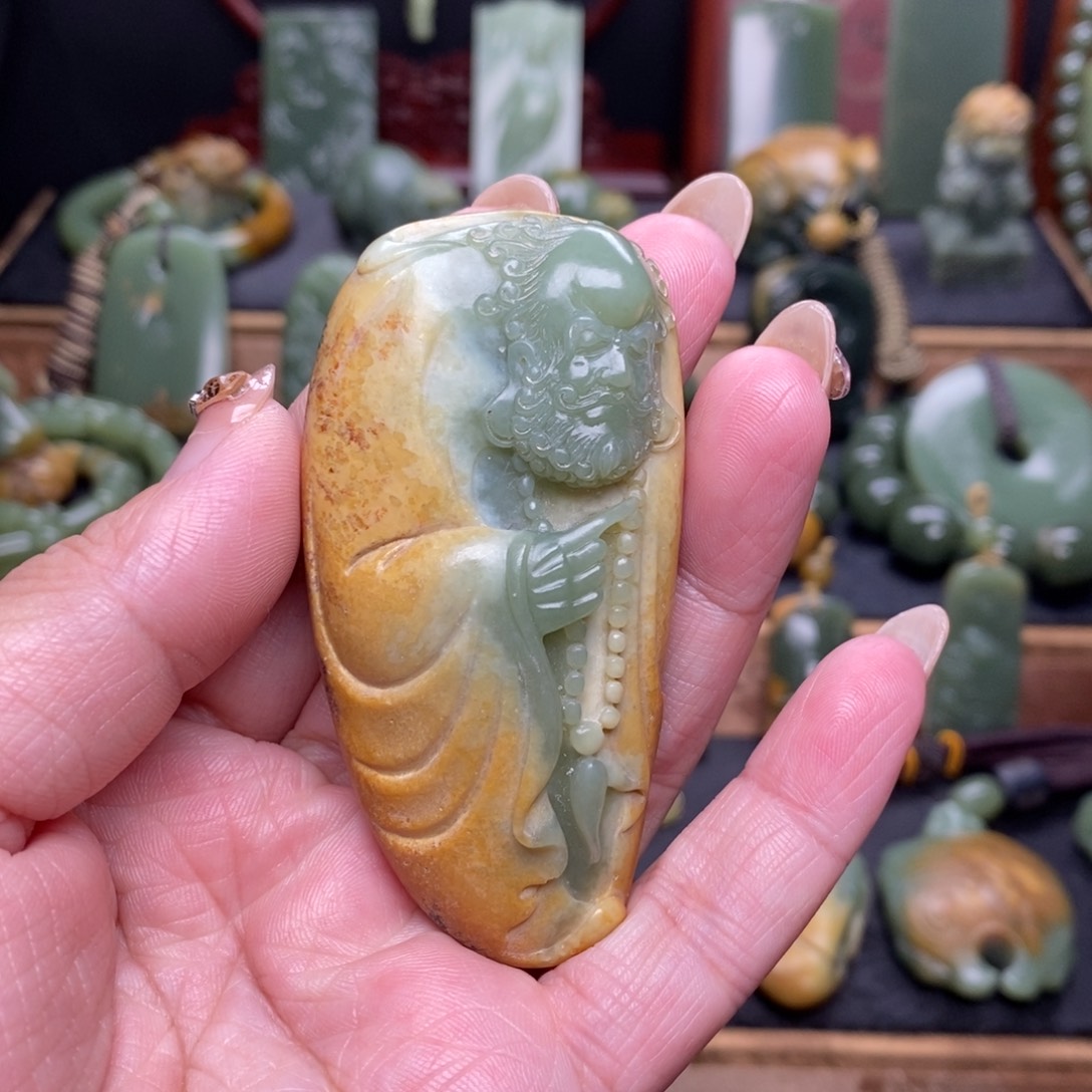 岫岩河磨玉（透闪石质玉）未镶嵌把件