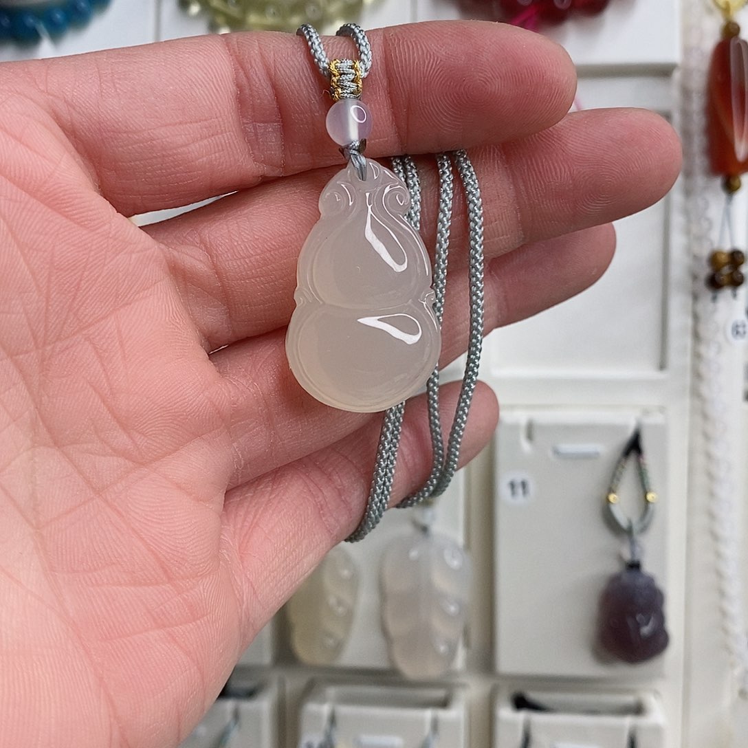 玛瑙/玉髓颈饰未镶嵌小****^