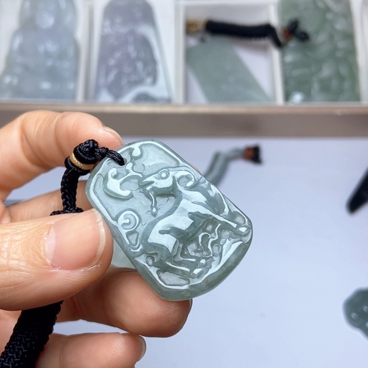 翡翠未镶嵌颈饰翡翠