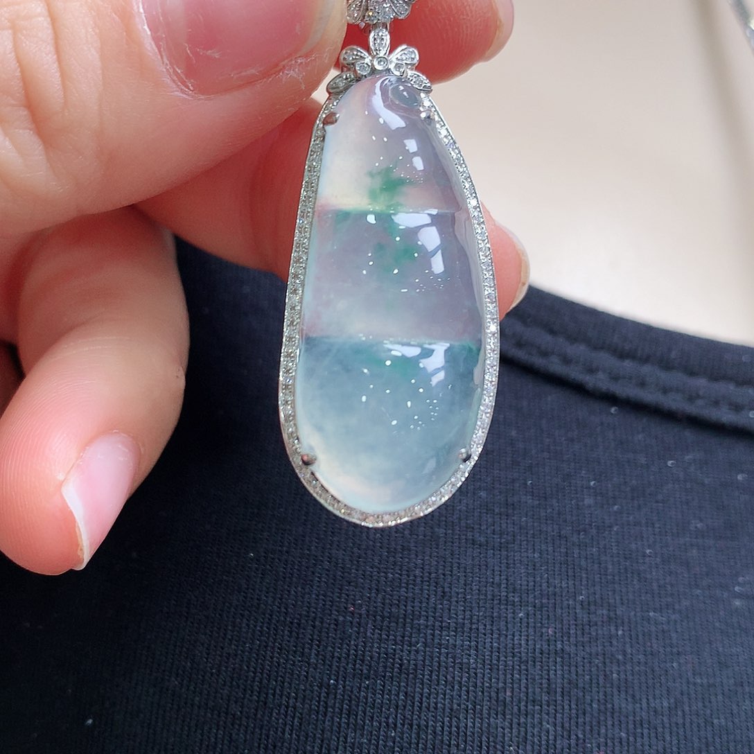 翡翠颈饰18K金镶嵌福豆