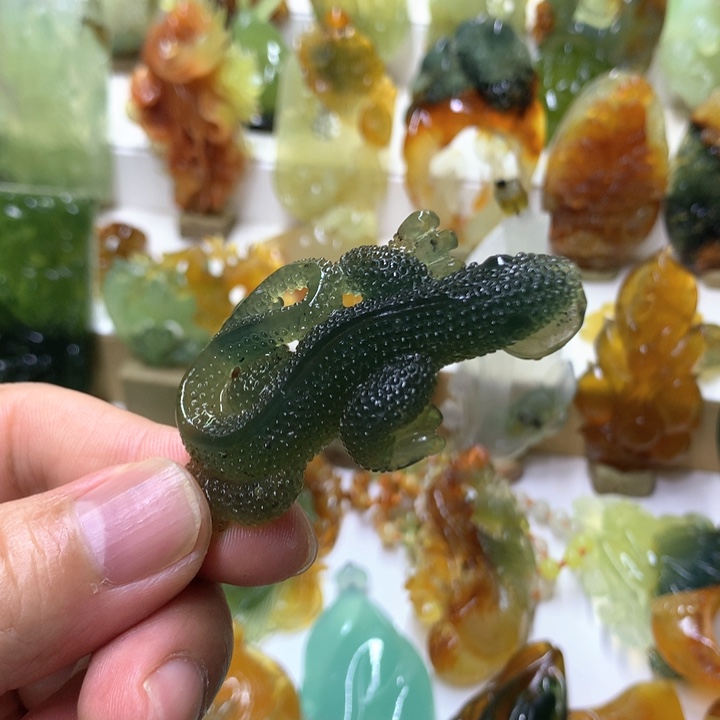 蛇纹石玉珠宝半成品未镶嵌