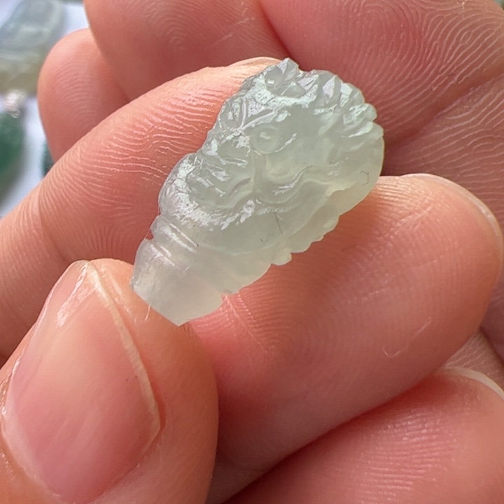 定制翡翠未镶嵌自然光