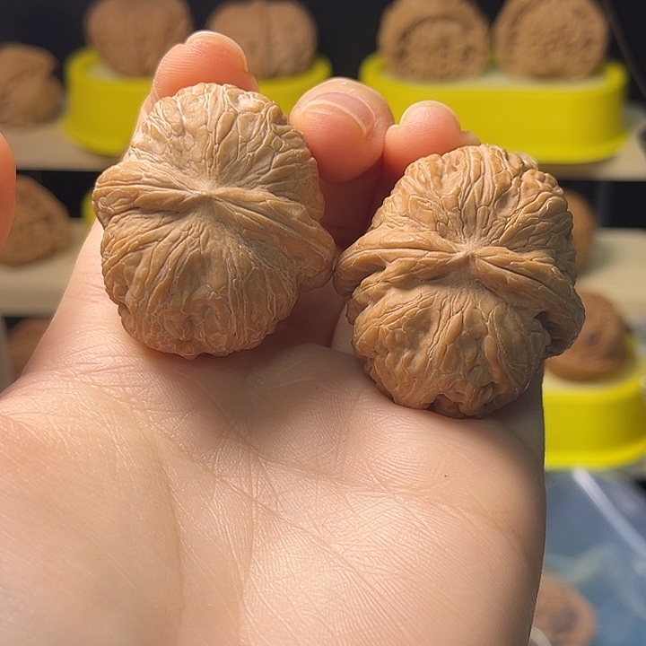 迷***眸文玩核桃吊坠平谷元宝