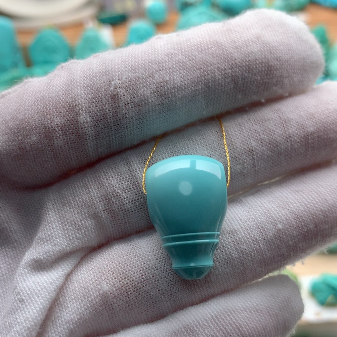 绿松石颈饰未镶嵌