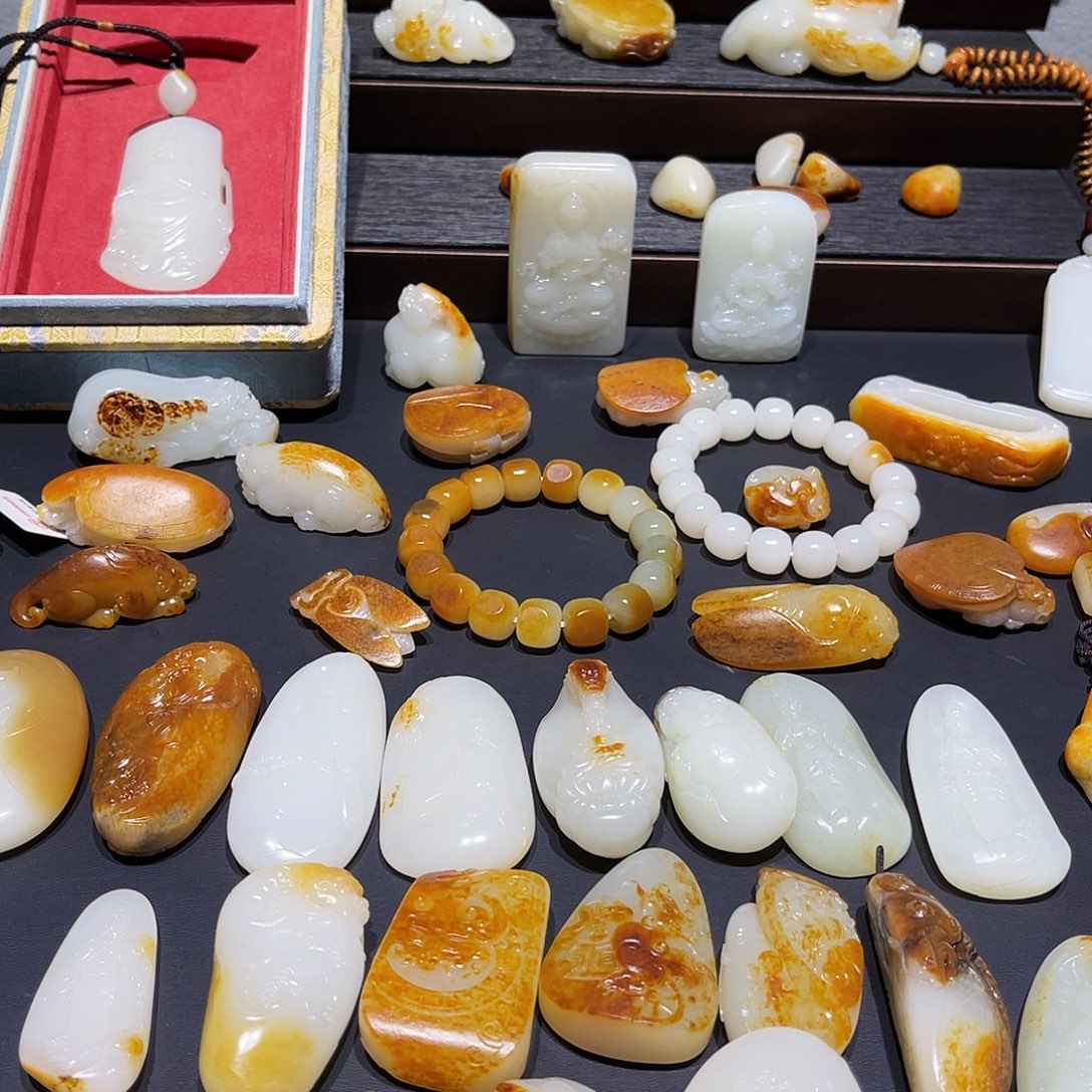 颈饰未镶嵌和田玉
