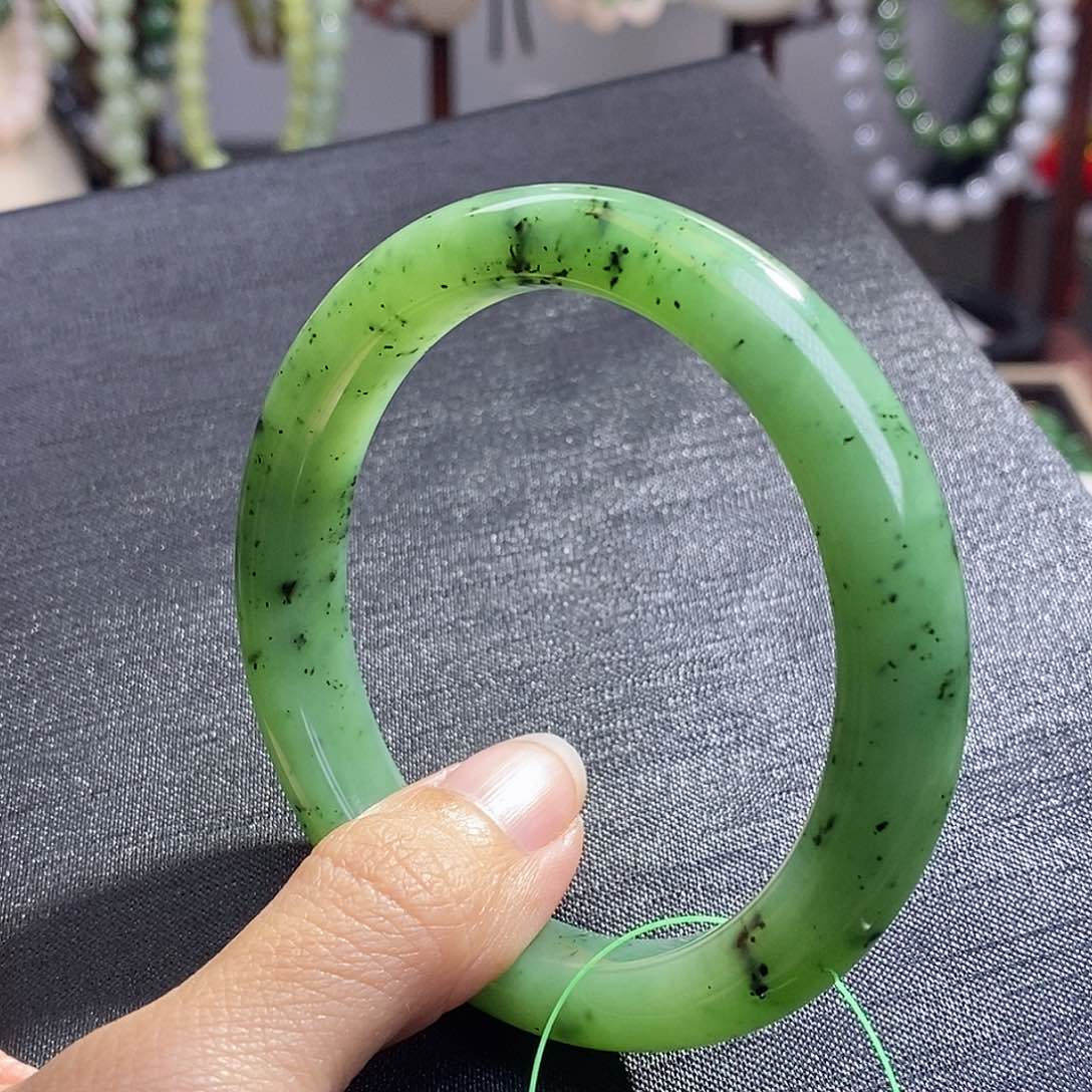 和田玉碧玉乌兰海手镯55.5圈口未镶嵌