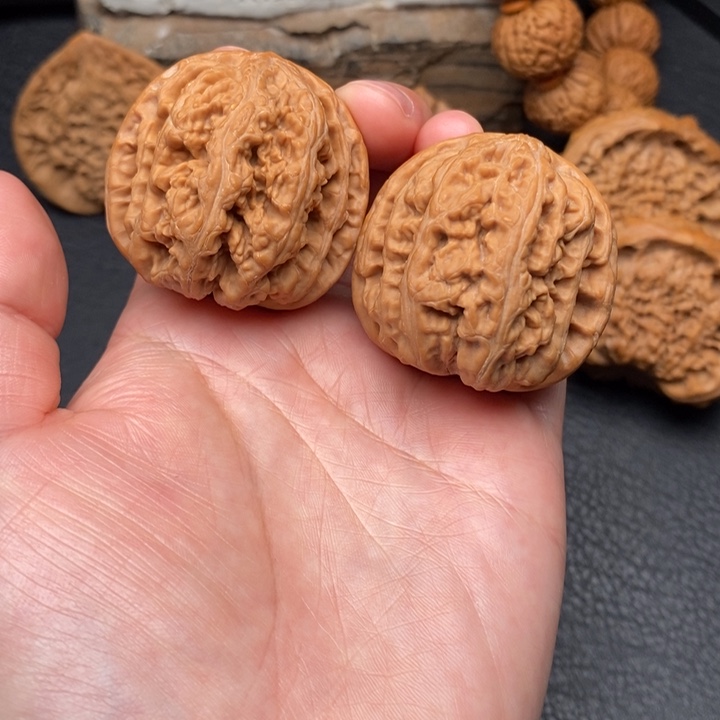 桃核把件尺寸39粗筋