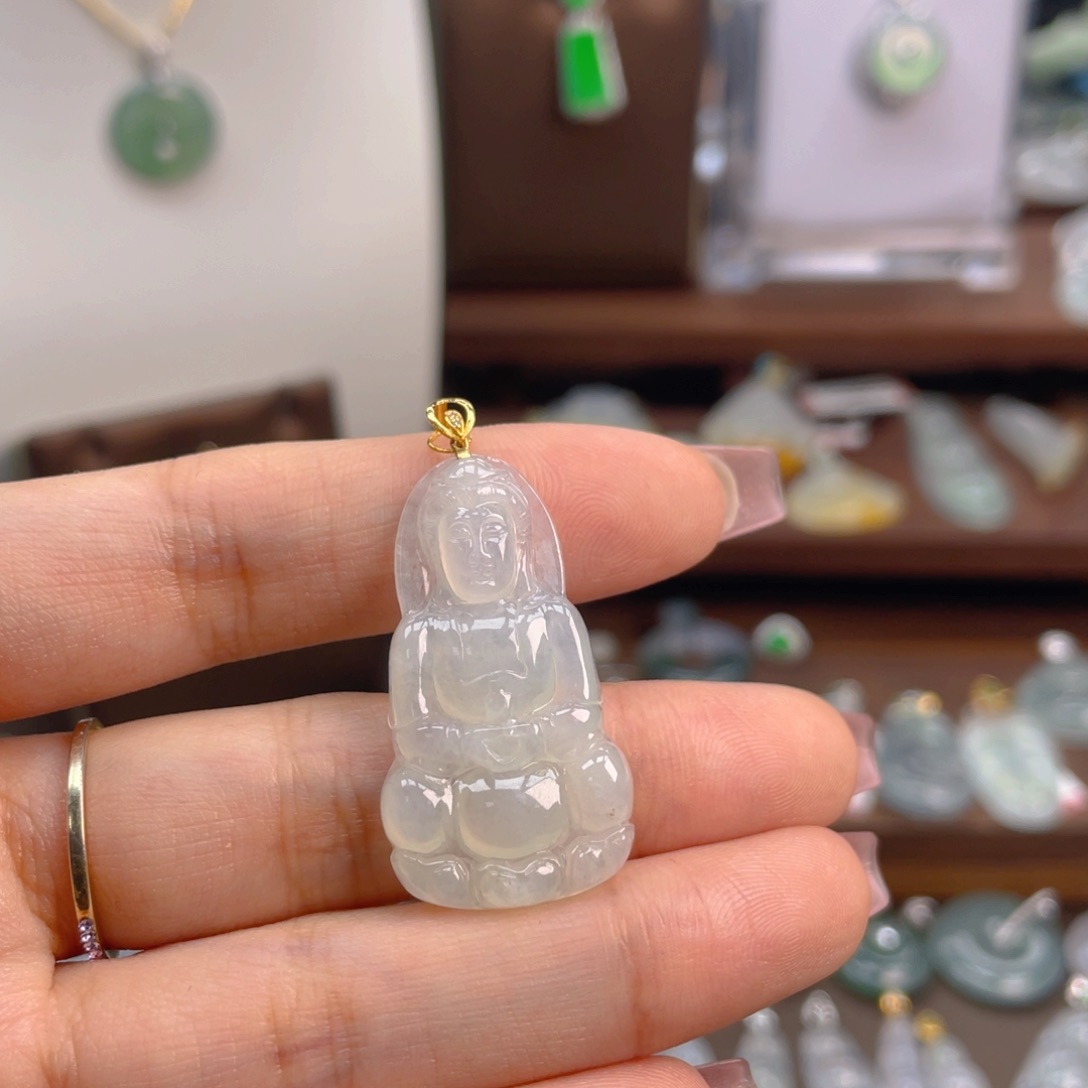 翡翠未镶嵌颈饰观音晴水