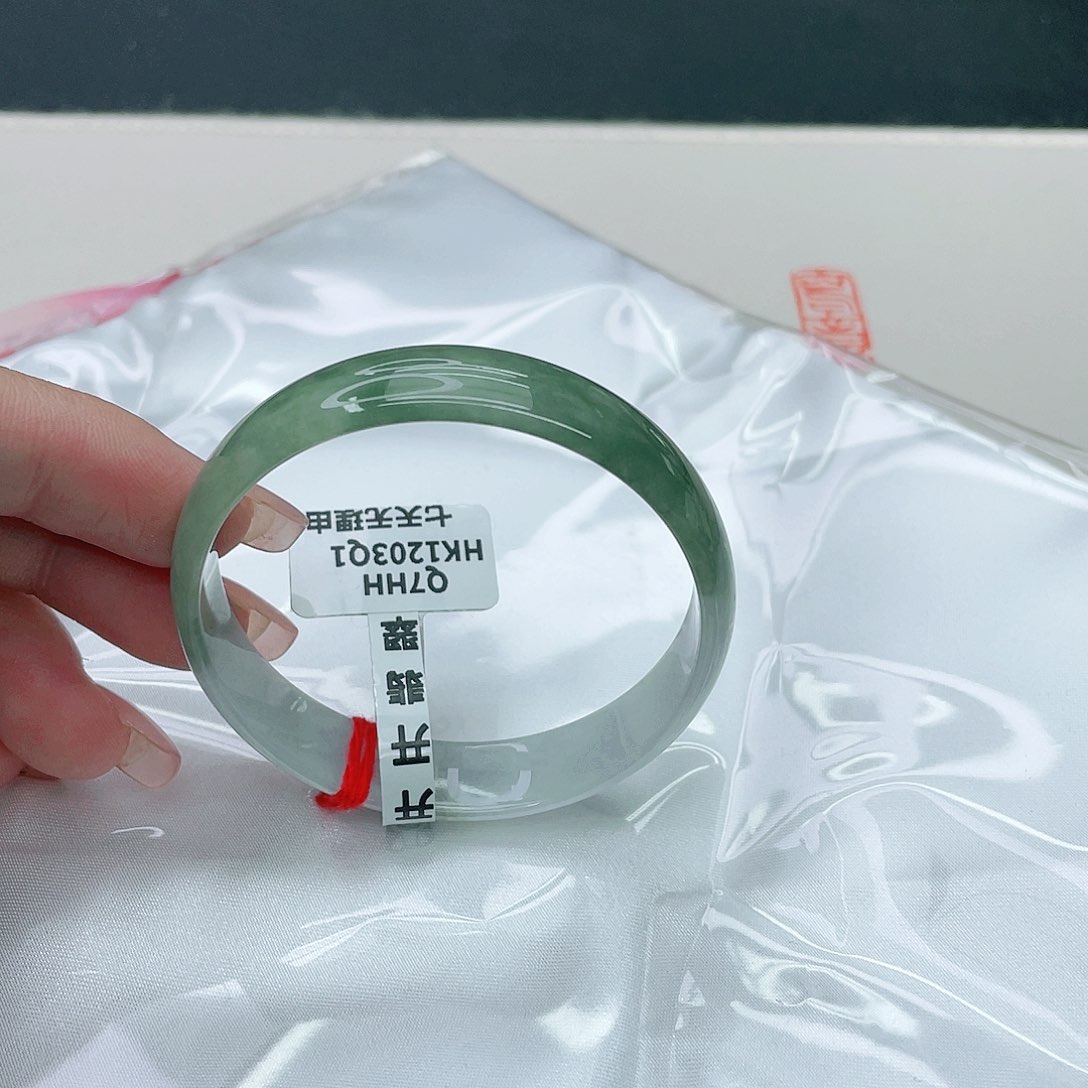 翡翠手镯未镶嵌正52.5