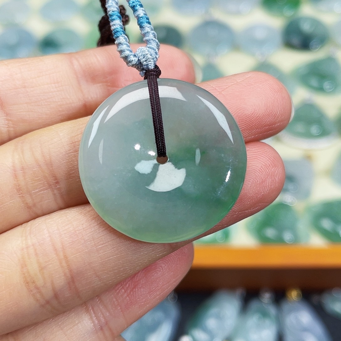 翡翠颈饰未镶嵌吊坠