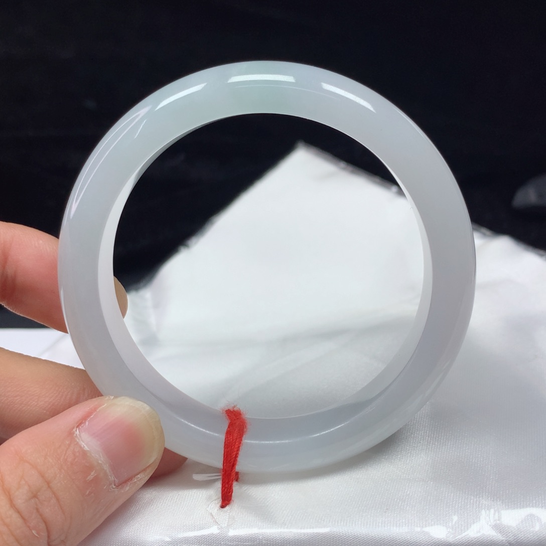 翡翠手镯（圆镯）未镶嵌55.5