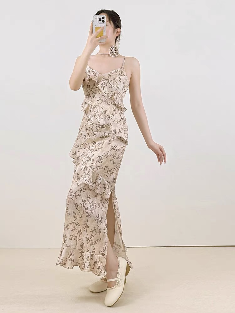 E3834韩系简约百搭碎花吊带连衣裙女2025夏季长裙