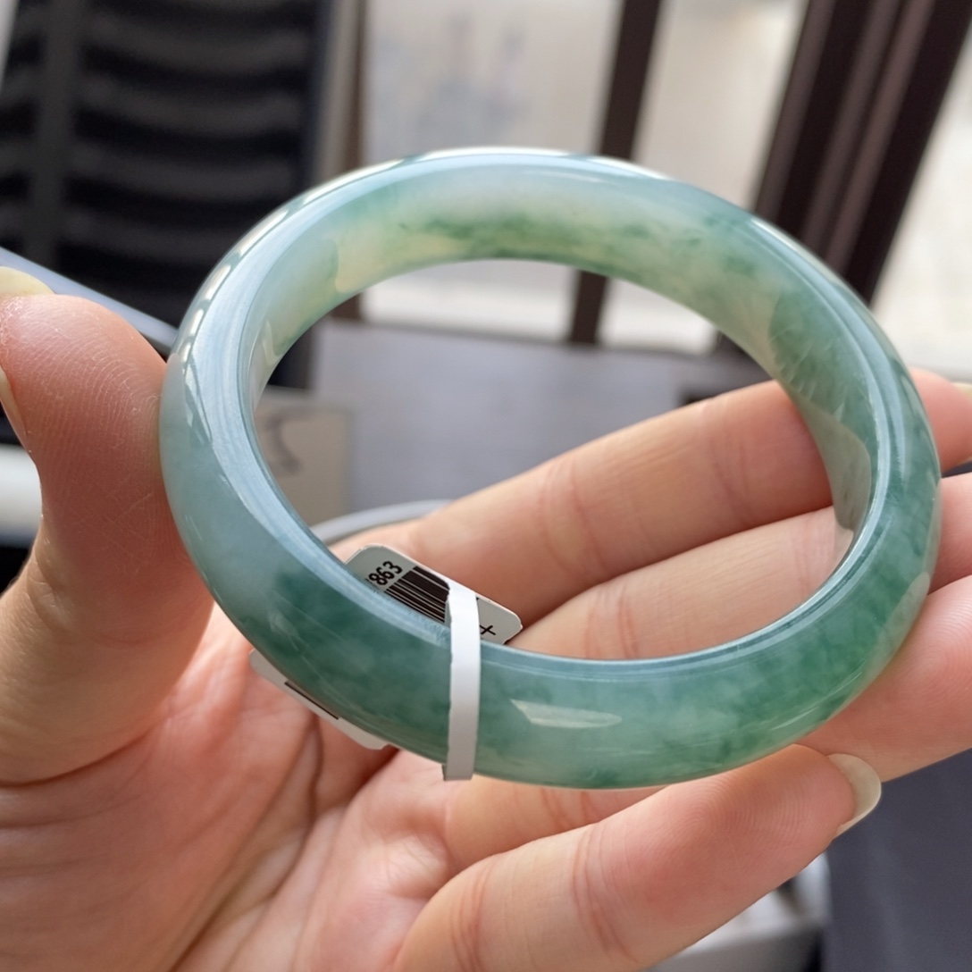 翡翠未镶嵌手镯湖绿飘花53.9