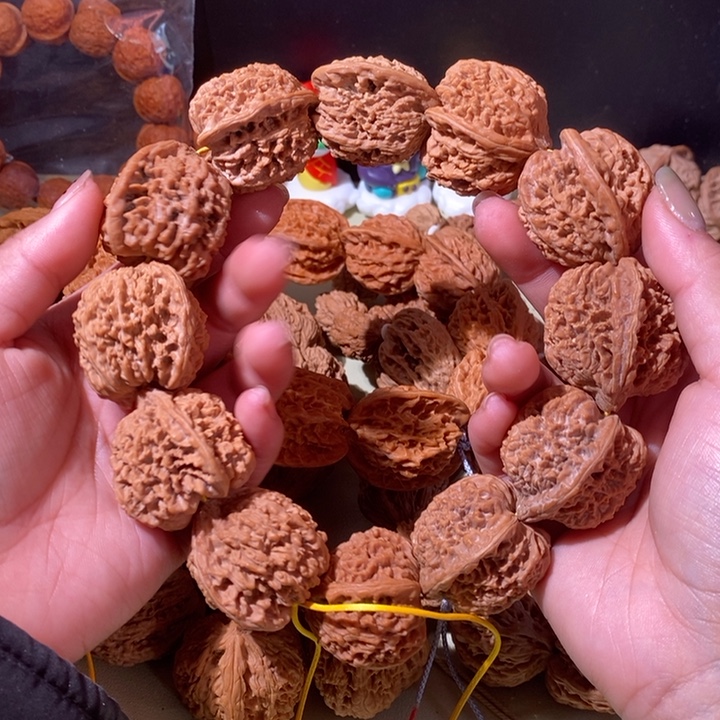 手串文玩核桃……24