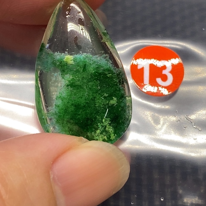 哽***光颈饰未镶嵌水晶水晶