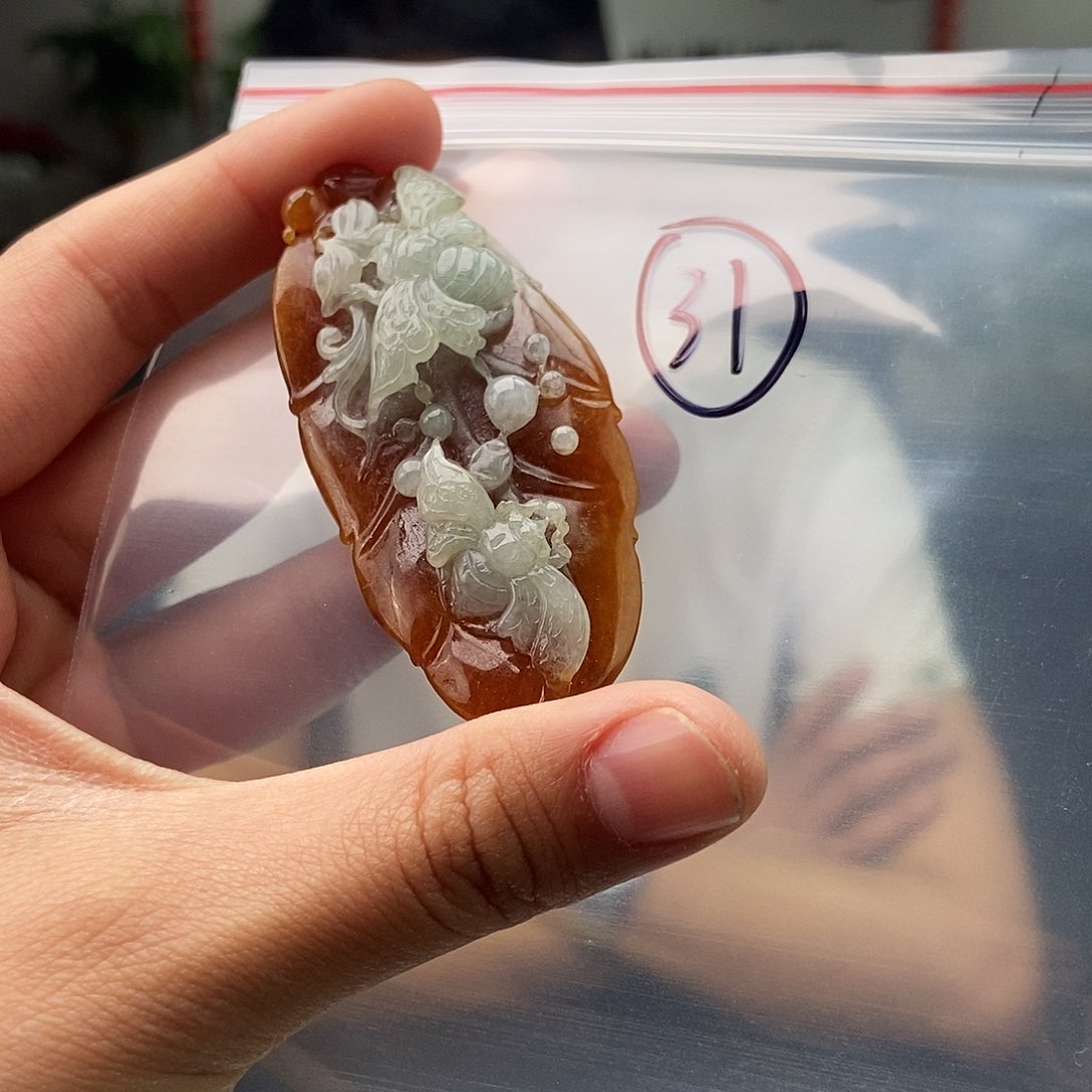 翡翠未镶嵌颈饰颜色多样性发拍一发一