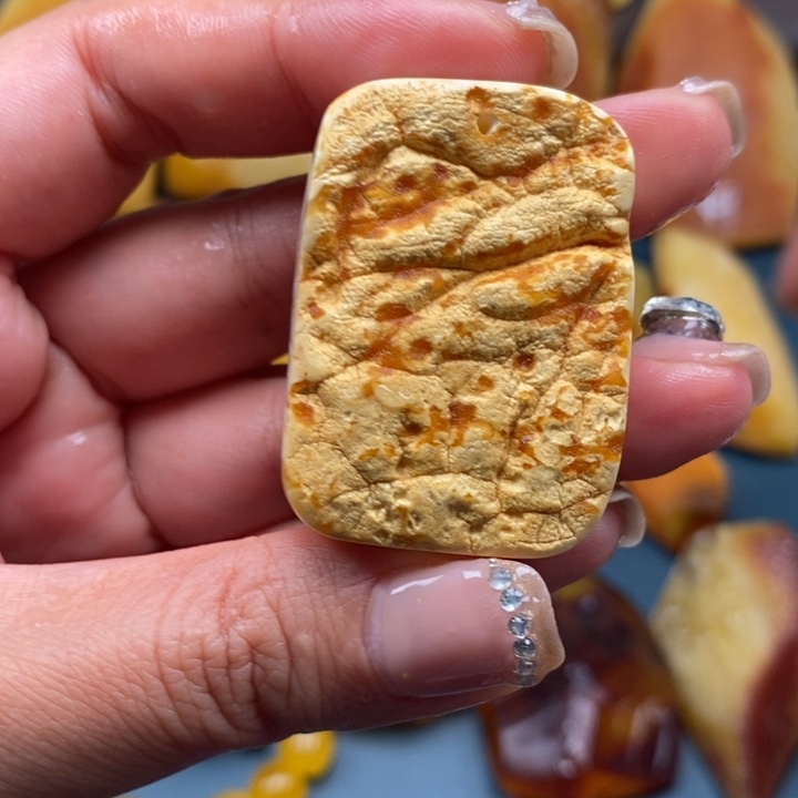 定制琥珀未镶嵌蜜蜡