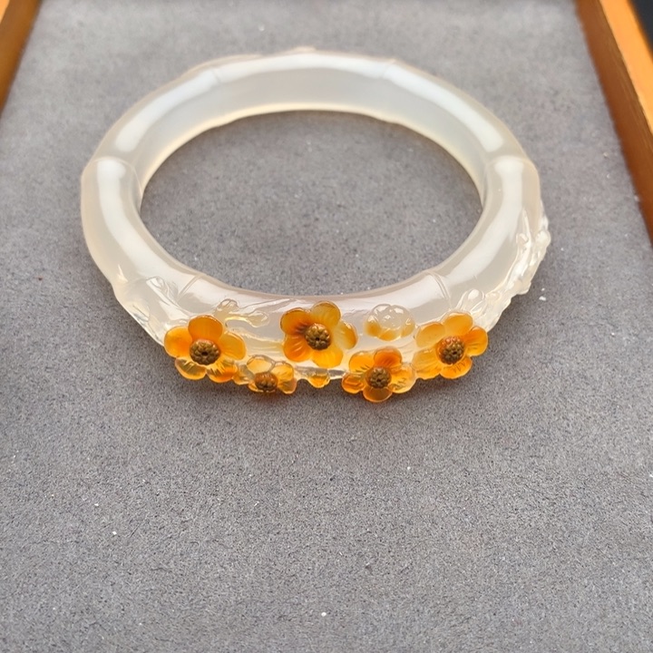 玛瑙/玉髓手镯未镶嵌自*人