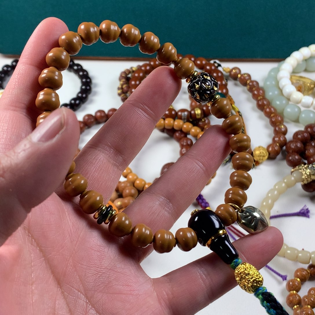 猴头核桃吊坠。。。。。。。。。