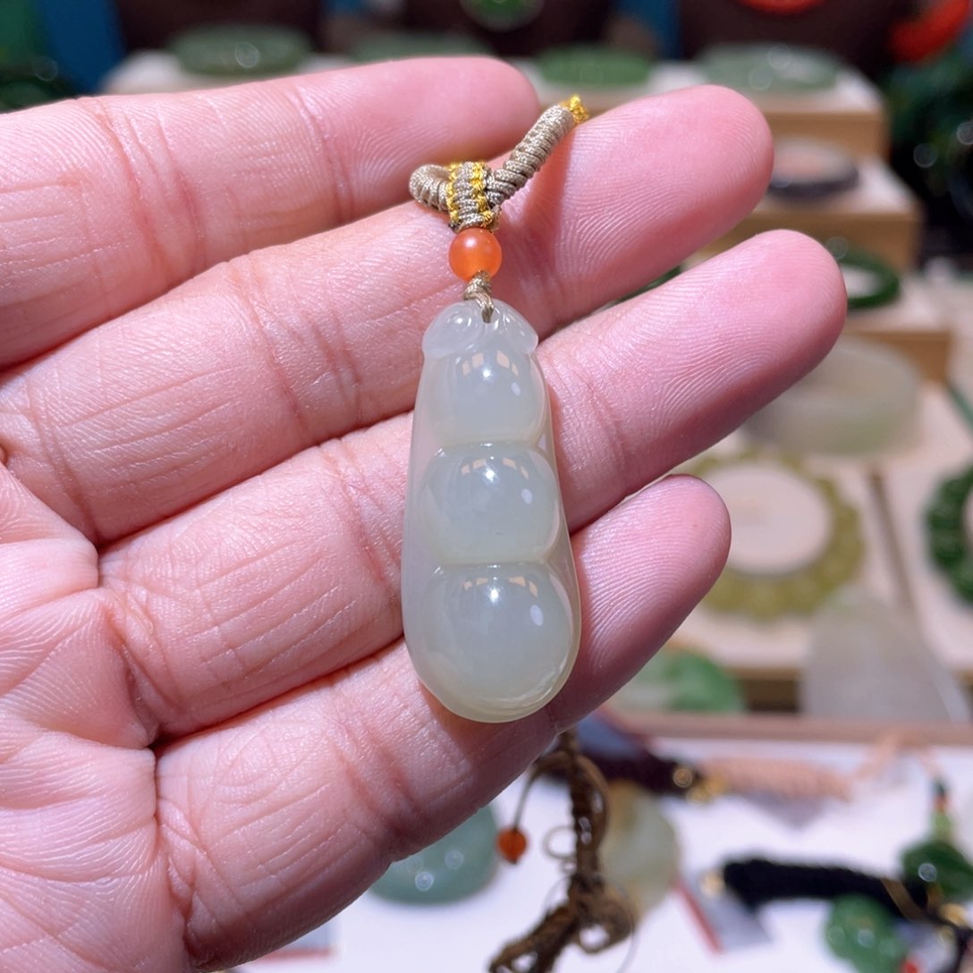 和田玉高冰晴水福豆未镶嵌