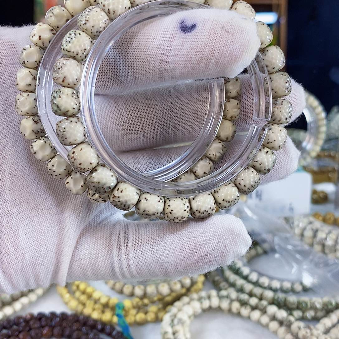 星月菩提手串高***星星月菩提雕刻手串