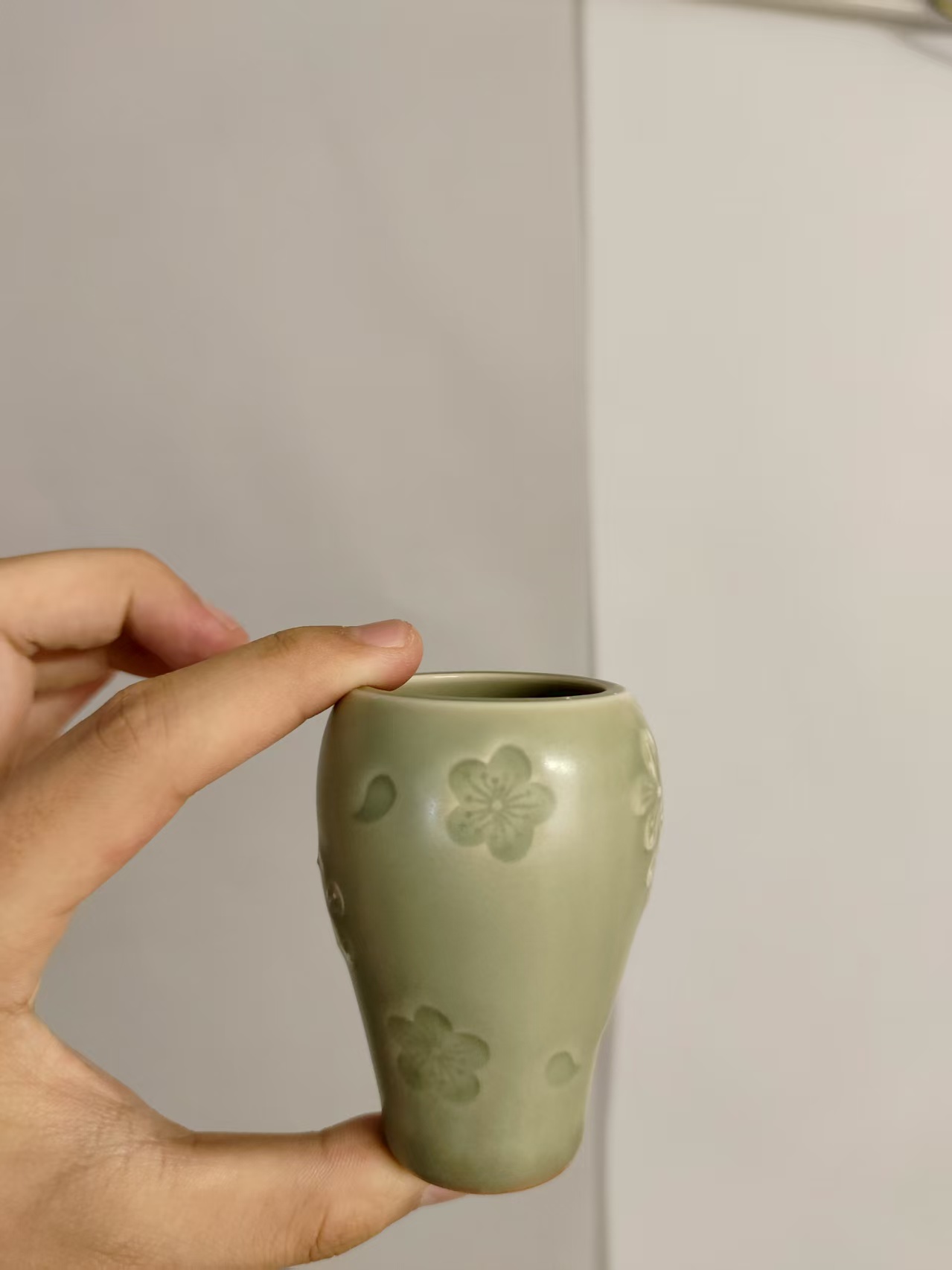 豆青梅花聚香小杯