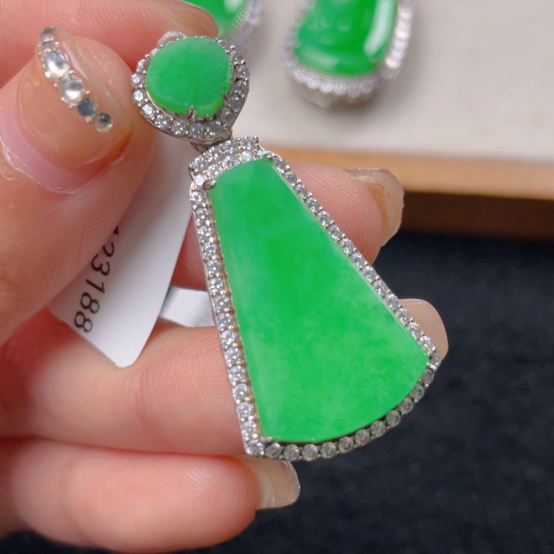 翡翠颈饰银S925镶嵌h g h b h