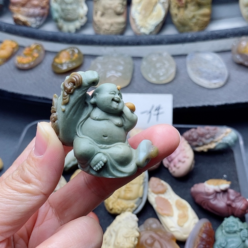 【闪购商品】定制石英质玉吊坠未镶嵌