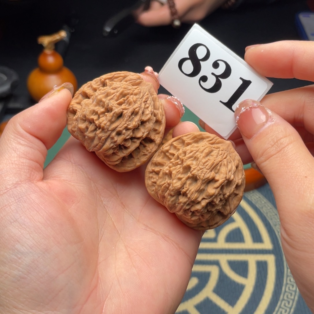 文玩核桃吊坠是***吖42全品虎头831号